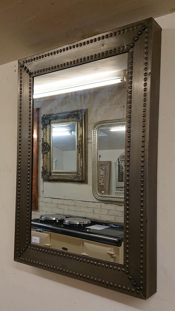 <p>Industrial Look Mirror</p><p>83 cm x 58 cm</p>